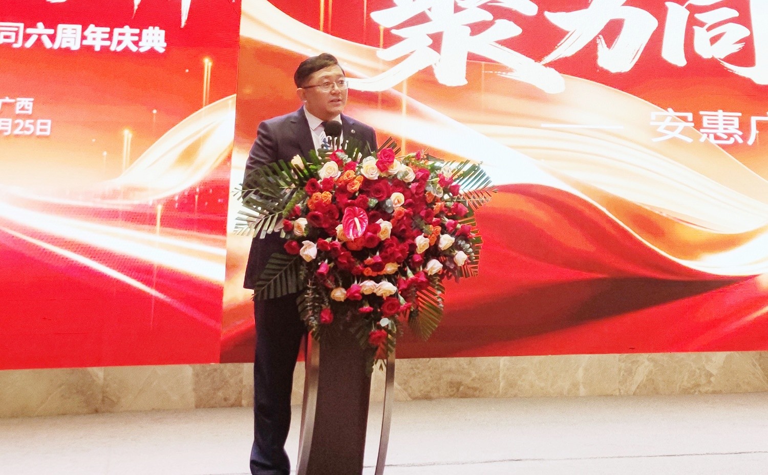 何巧俊_副本.jpg